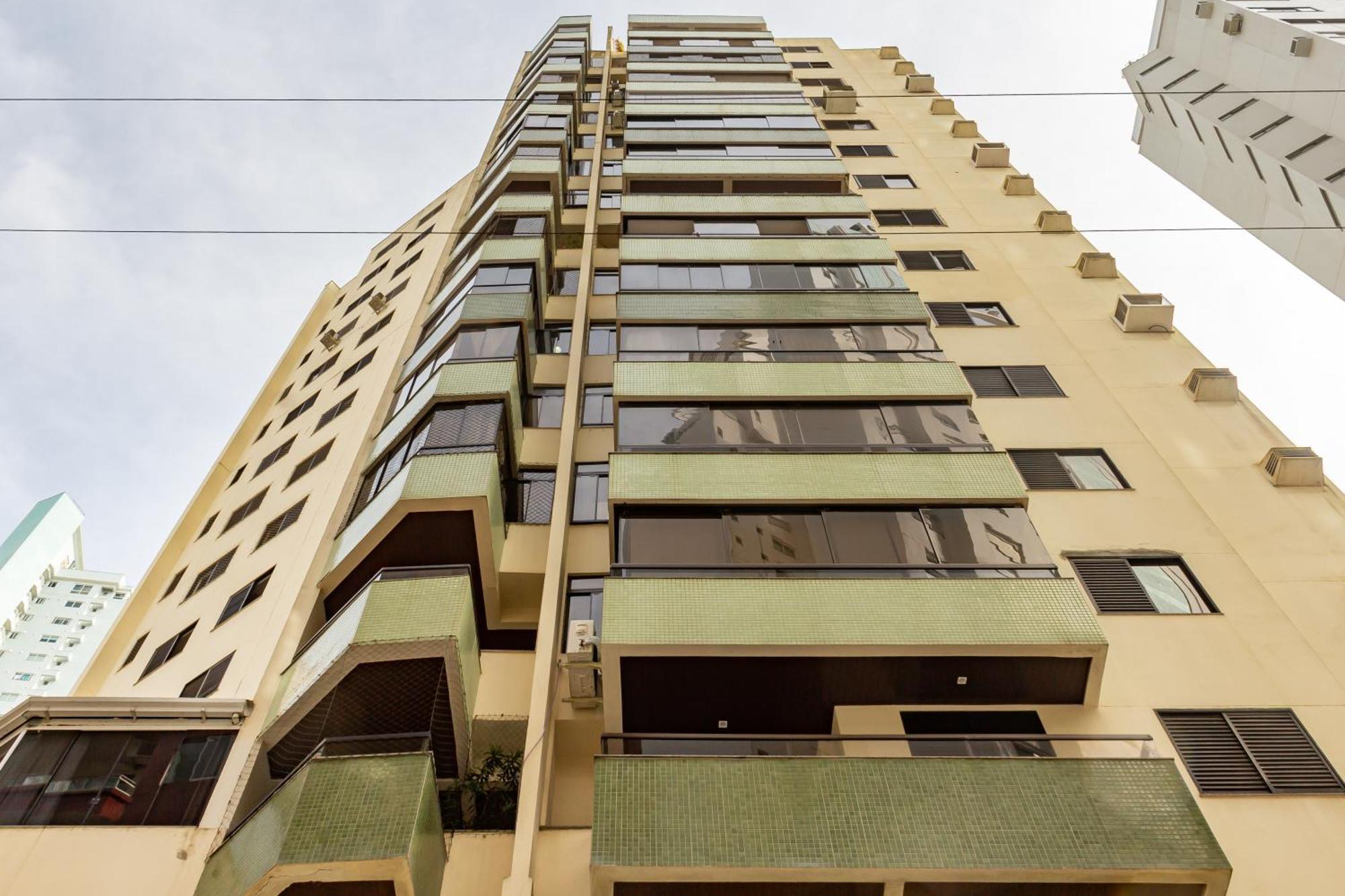 Apartamento Apartamento na Rua 3500, 50m da Praia em Balneário Camboriú P825 Exterior foto